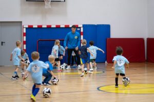 Ćwiczenia gimnastyczne dla dzieci – praktyczny poradnik dla rodzica