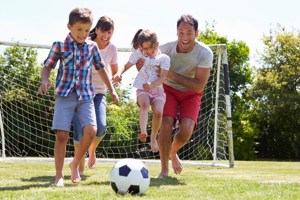 Trenerzy i wsparcie rodziców budują motywację dziecka, zaangażowanie i przyjemność z treningów